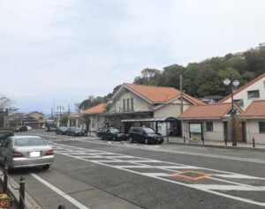 閑散とした大磯駅前